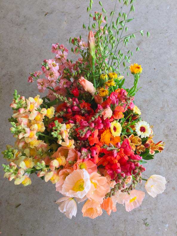 DIY Flowers in Philadelphia for weddings, anniversaries, birthdays and corporate events.