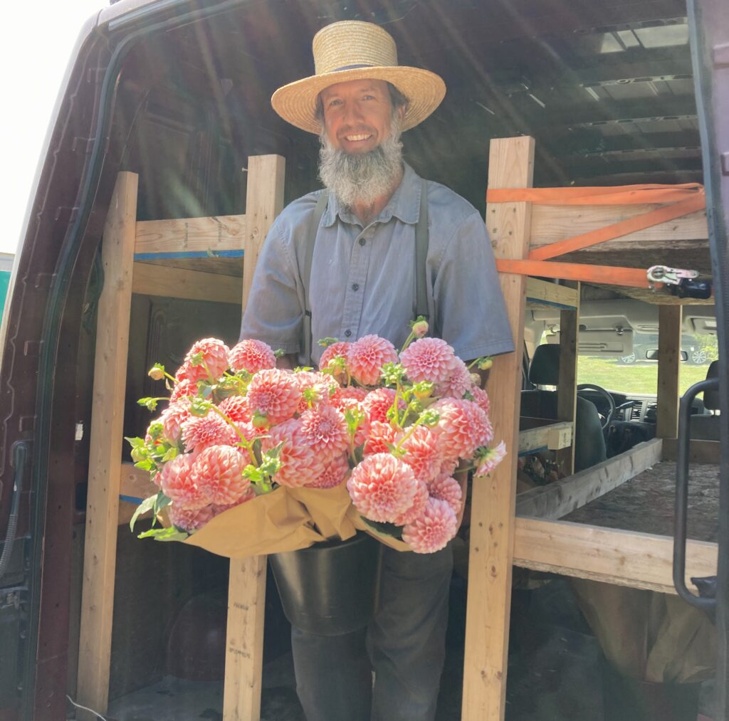 Pinewood & Posies sells wholesale flowers through the Philadelphia Floral Guild